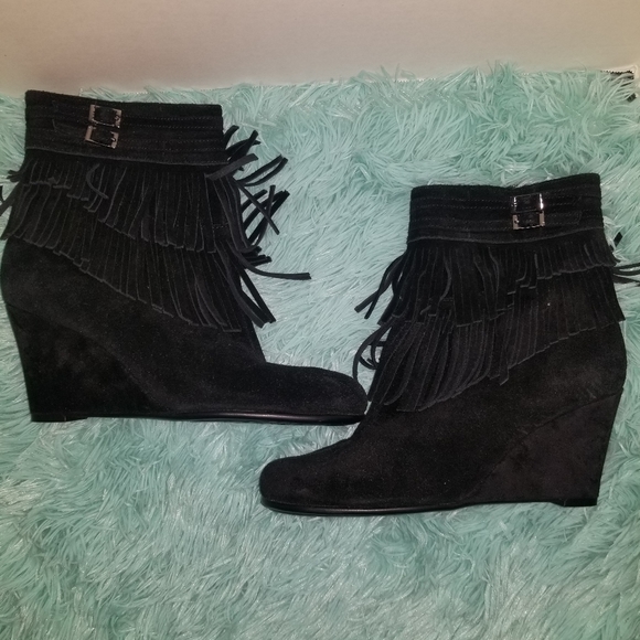 Cute Booties - Picture 2 of 4